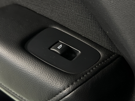 Volvo XC60 Momentum, 2018 года, пробег 90500 км