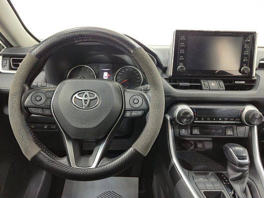 Toyota RAV4 Комфорт, 2019 года, пробег 103658 км