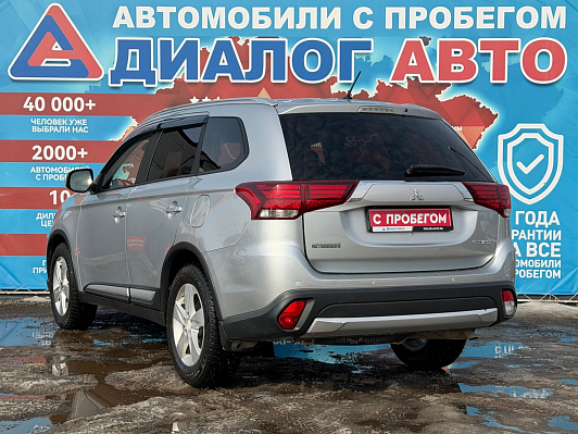 Mitsubishi Outlander Intense, 2016 года, пробег 210921 км
