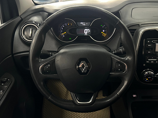 Renault Kaptur Play, 2016 года, пробег 128000 км