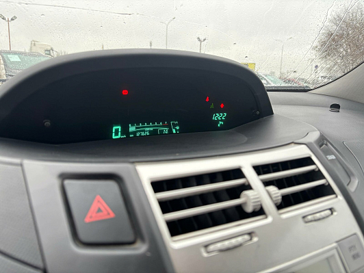 Toyota Yaris Сол, 2008 года, пробег 127615 км