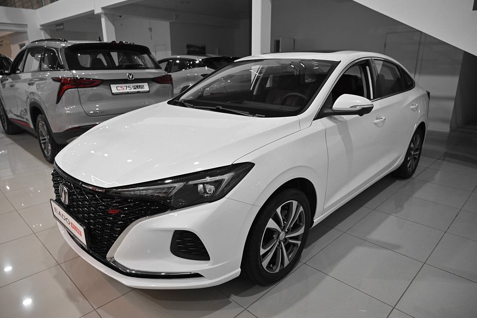 Changan Eado Plus Техно, белый