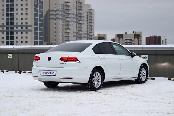 Volkswagen Passat Comfortline, 2015 года, пробег 126324 км