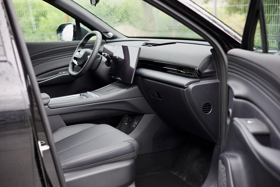 Geely EX5 EM-i Макс, серебряный