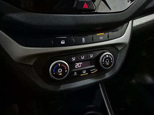 Lada (ВАЗ) Vesta Luxe, 2017 года, пробег 136031 км