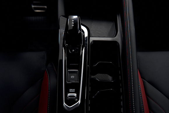 Geely Coolray Luxury, белый