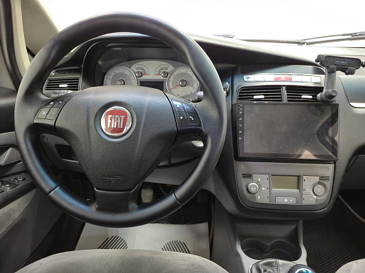 Fiat Linea Emotion, 2011 года, пробег 220925 км