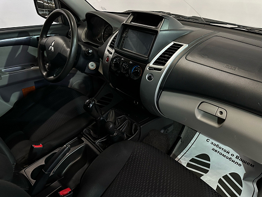 Mitsubishi Pajero Sport Intense, 2014 года, пробег 123200 км