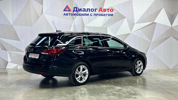 Opel Astra, 2017 года, пробег 158781 км