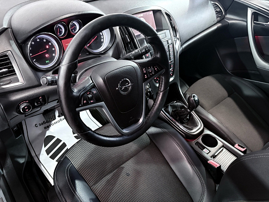 Opel Astra, 2012 года, пробег 233508 км