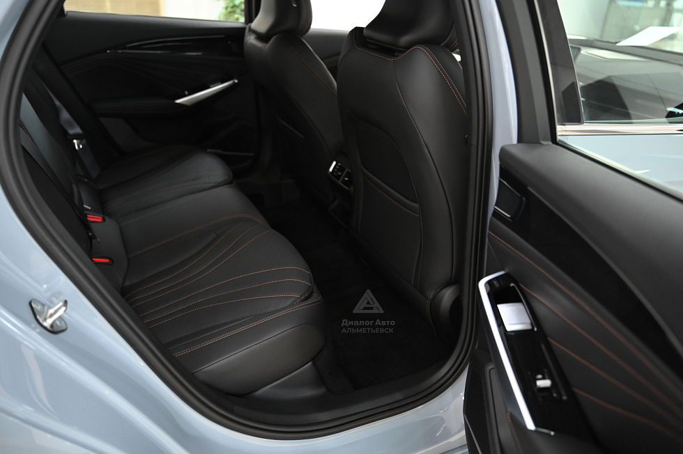 Geely Preface Флагман, серый