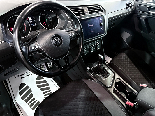 Volkswagen Tiguan Highline, 2018 года, пробег 93000 км
