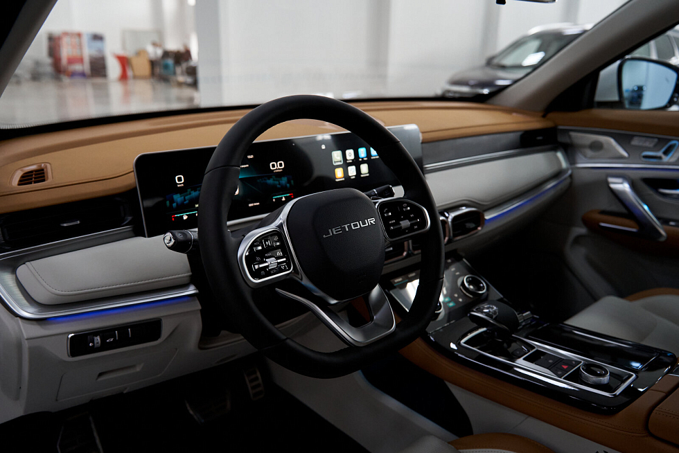 JETOUR X70 PLUS Luxury, черный