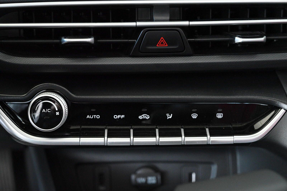 Changan Eado Plus Tech, серебряный