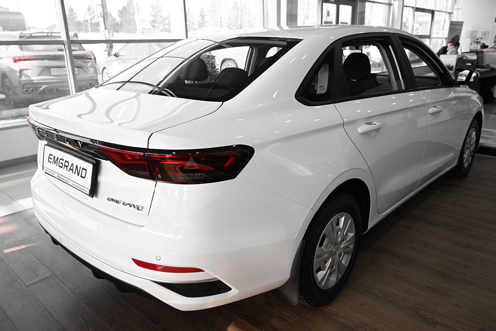 Geely Emgrand Comfort, белый
