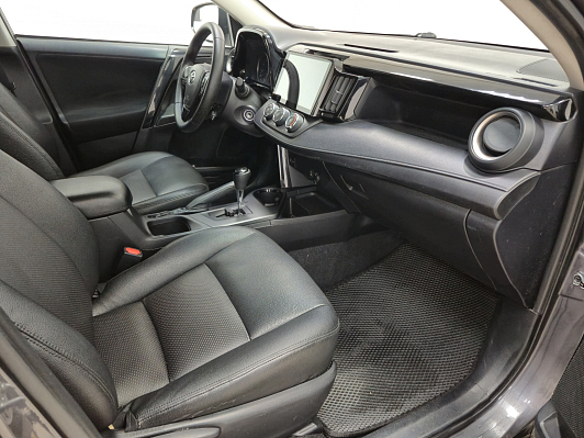 Toyota RAV4, 2017 года, пробег 138906 км