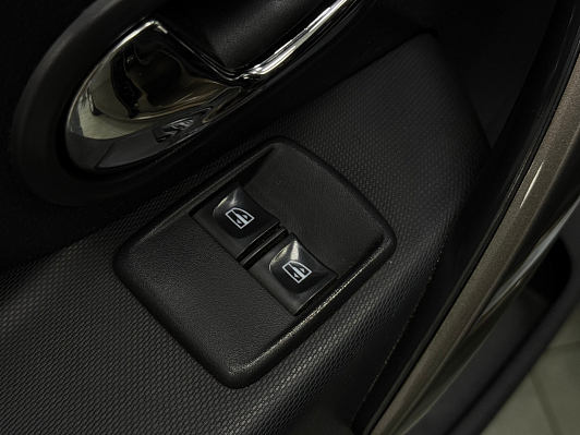Renault Logan Drive, 2018 года, пробег 104000 км