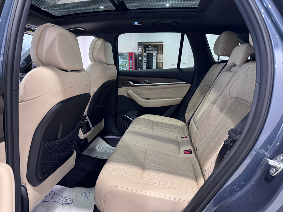 Geely Monjaro Flagship (2023-2025), серый