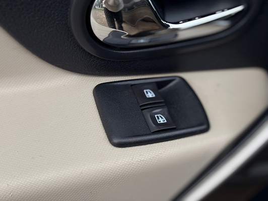 Renault Logan Luxe Privilege, 2015 года, пробег 148358 км