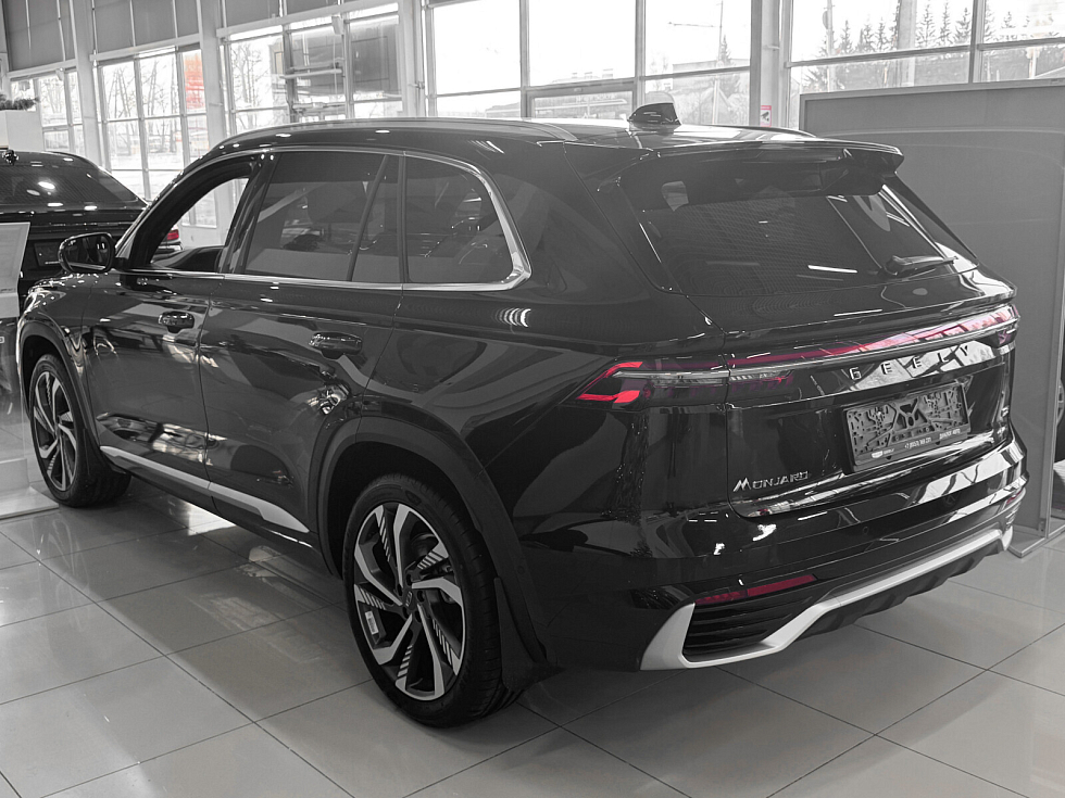 Geely Monjaro , черный