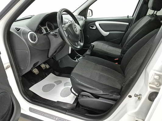 Lada (ВАЗ) Largus Luxe Glonass (7 мест) (2018-2019), 2018 года, пробег 125329 км