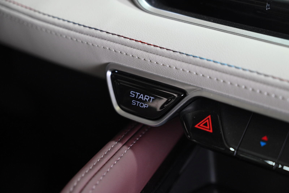 Geely Monjaro , белый