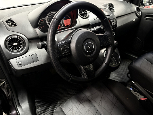 Mazda 2 Energy, 2011 года, пробег 180000 км