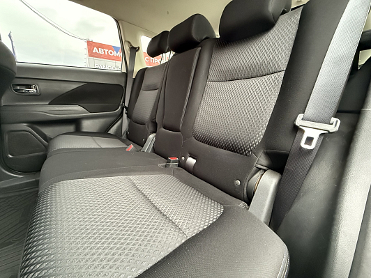 Mitsubishi Outlander Intense, 2018 года, пробег 172000 км