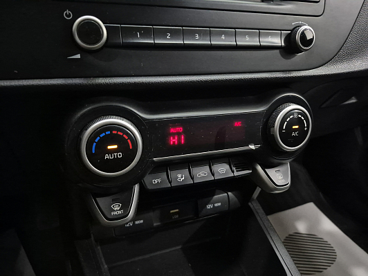 Kia Rio Luxe, 2020 года, пробег 63194 км