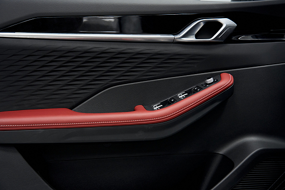 Geely Coolray Exclusive, белый