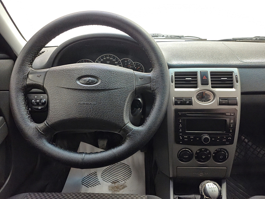 Lada (ВАЗ) Priora Люкс, 2011 года, пробег 138779 км