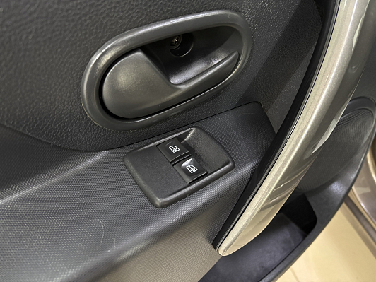 Renault Logan Confort, 2018 года, пробег 137732 км