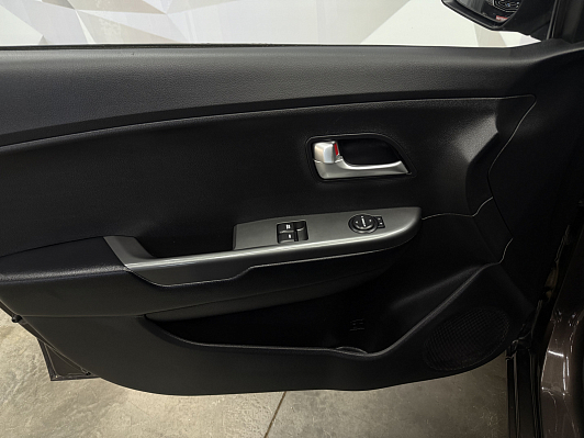 Kia Rio Luxe, 2015 года, пробег 84931 км