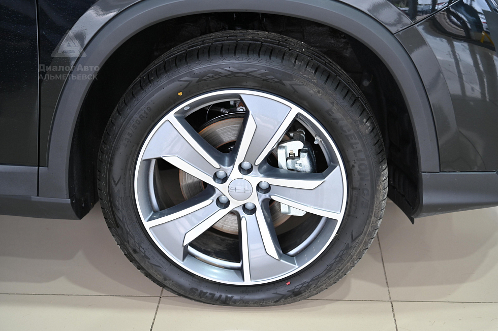 Geely Okavango Флагман, черный