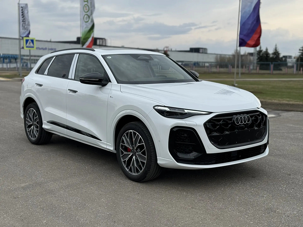 Audi Q5 Edition One TFSI quattro S tronic, белый