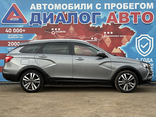 Lada (ВАЗ) Vesta Luxe, 2021 года, пробег 40000 км