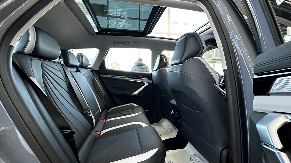 Geely Atlas Flagship, серый