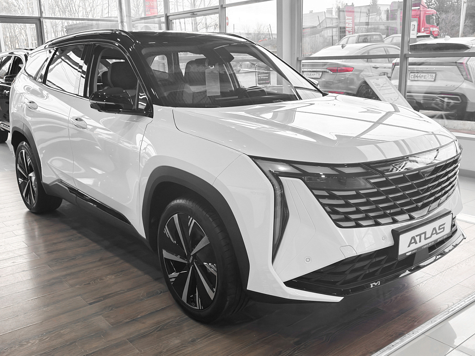 Geely Atlas , белый