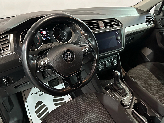 Volkswagen Tiguan Trendline, 2019 года, пробег 105000 км