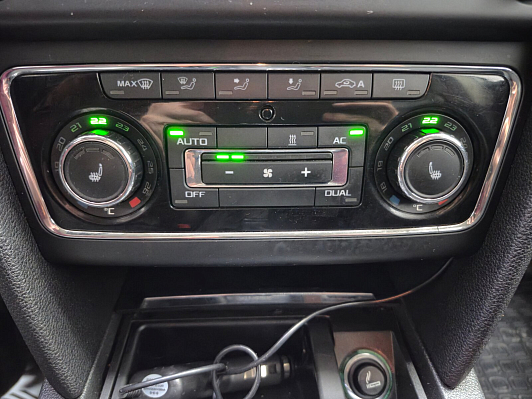 Skoda Superb, 2011 года, пробег 244818 км