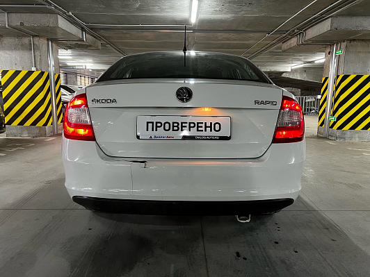 Skoda Rapid, 2014 года, пробег 145000 км