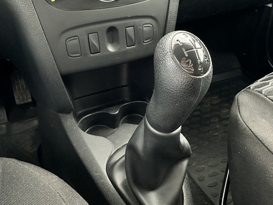 Renault Logan Access, 2019 года, пробег 78500 км