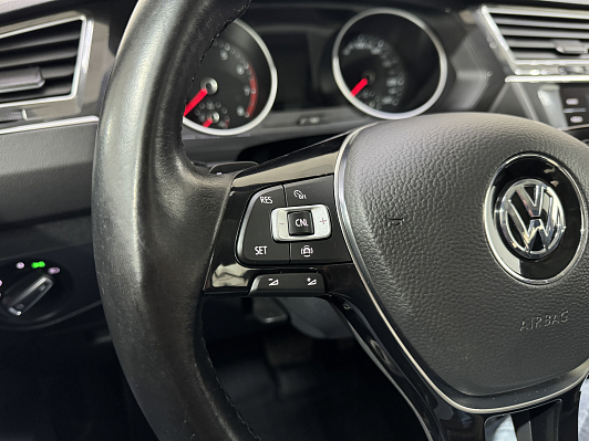 Volkswagen Tiguan CONNECT, 2019 года, пробег 74309 км