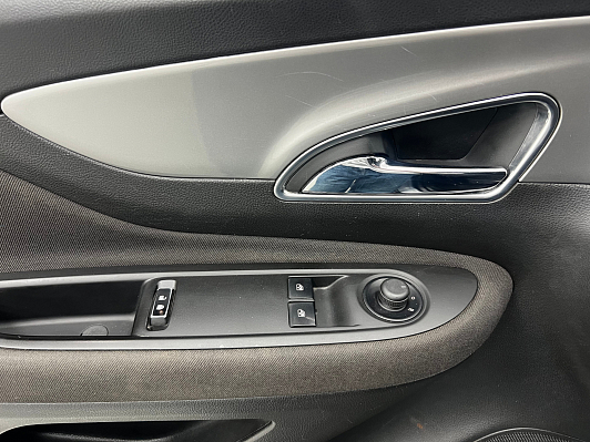 Opel Mokka Enjoy, 2015 года, пробег 138000 км