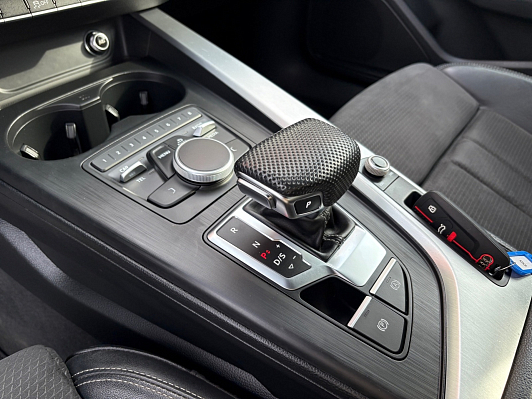 Audi A4 Sport, 2019 года, пробег 181383 км