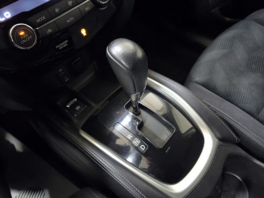 Nissan X-Trail SE, 2015 года, пробег 180373 км