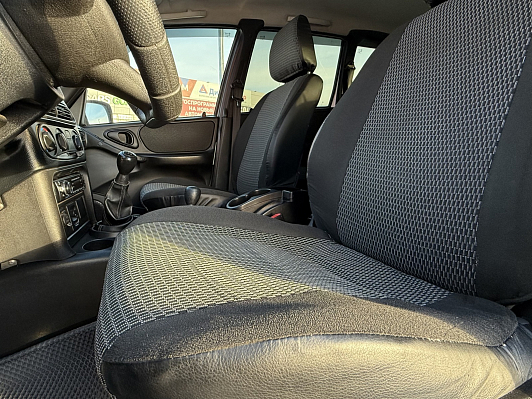 Chevrolet Niva LE Camouflage, 2016 года, пробег 97050 км