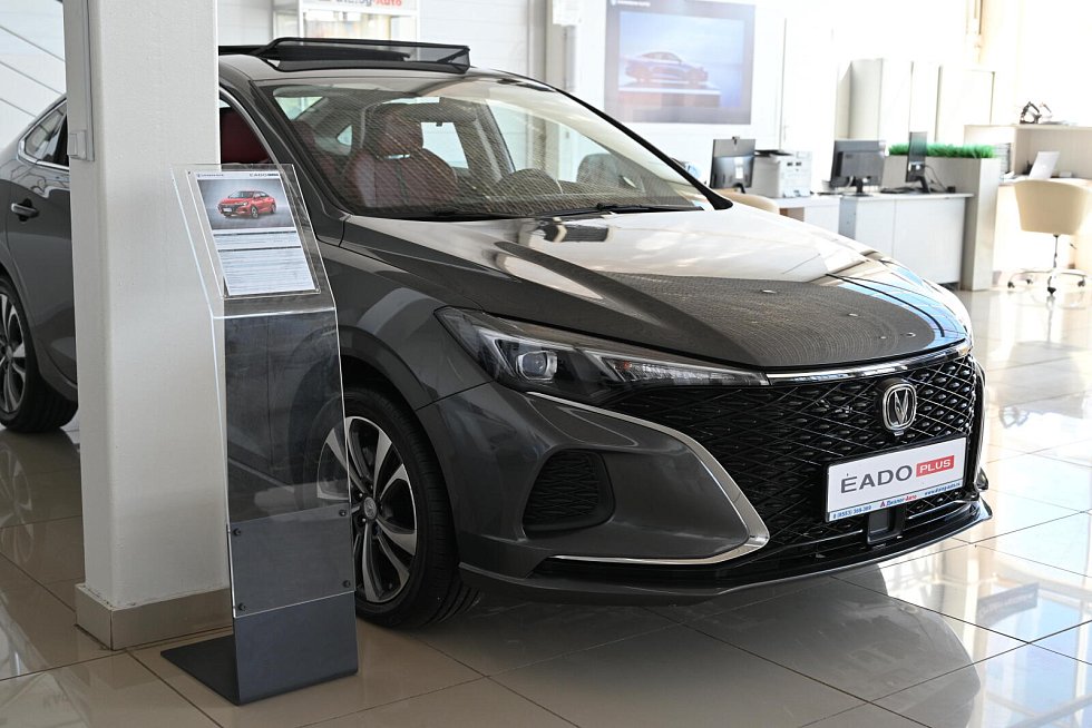 Changan Eado Plus Техно, серый
