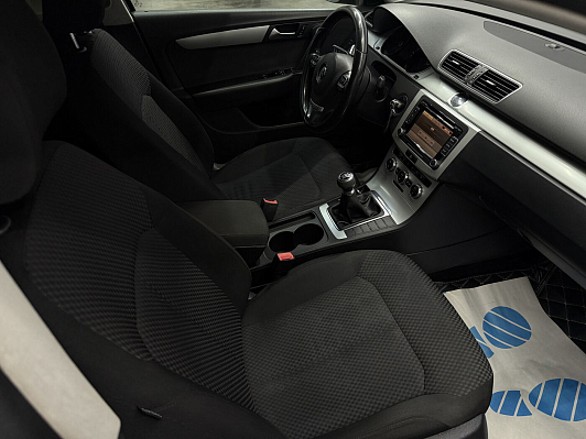 Volkswagen Passat Trendline, 2012 года, пробег 224132 км