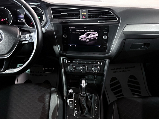 Volkswagen Tiguan Highline, 2018 года, пробег 93000 км